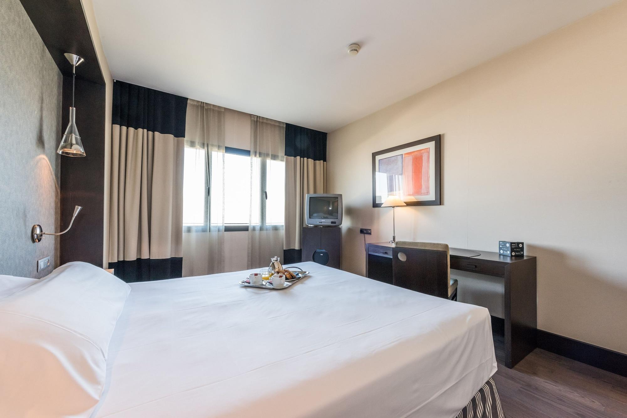 Hotel Mercader Madrid Kültér fotó