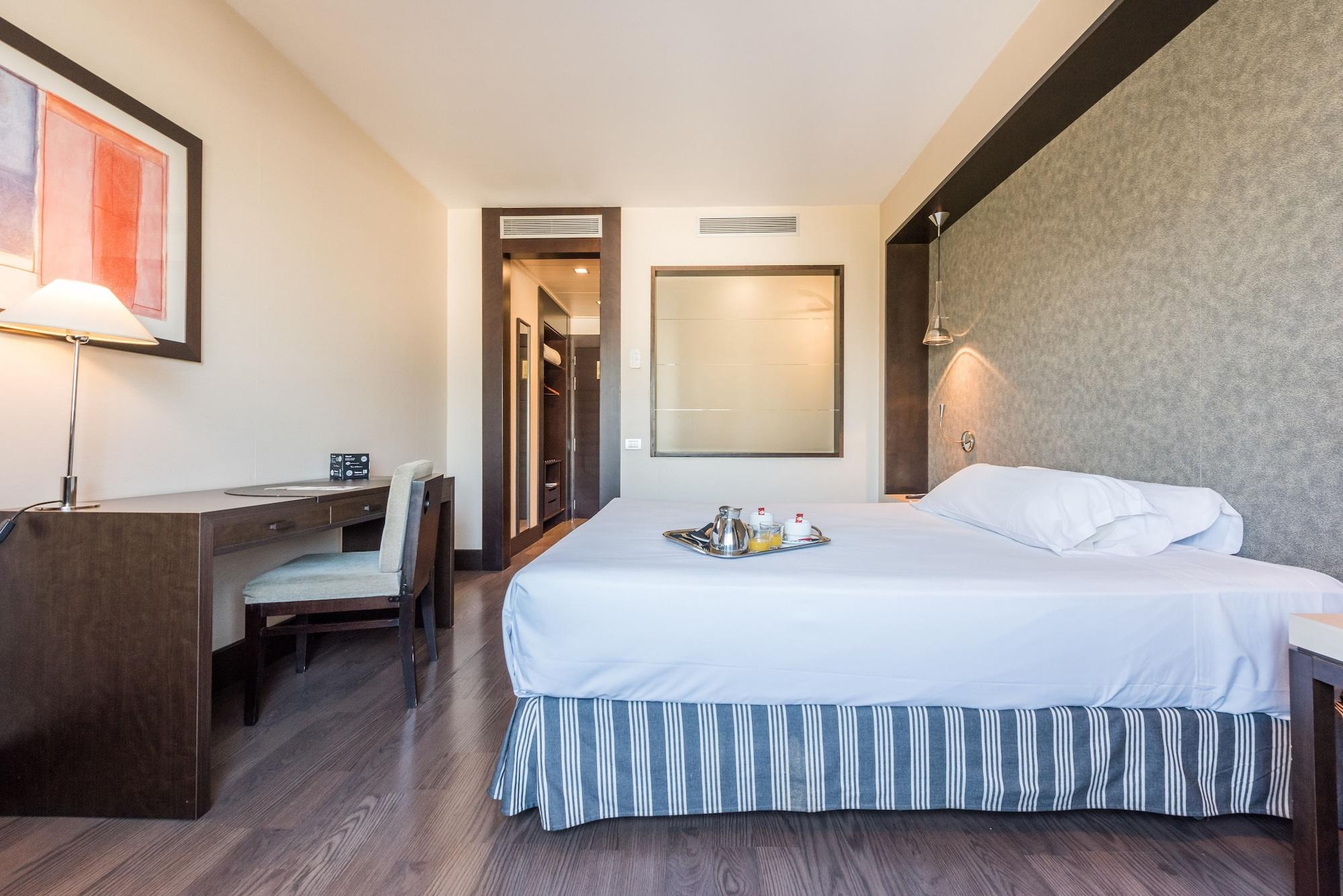 Hotel Mercader Madrid Kültér fotó
