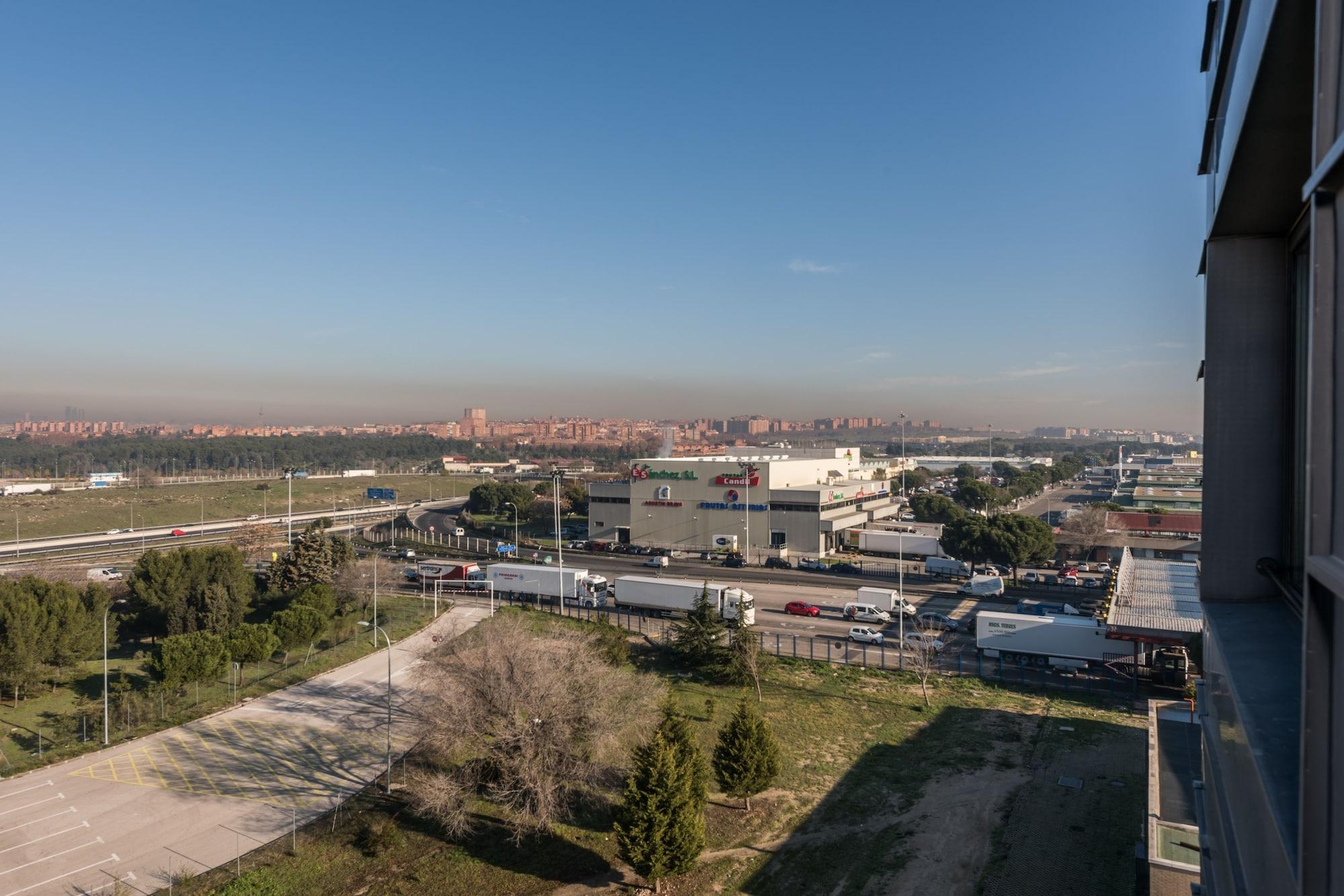Hotel Mercader Madrid Kültér fotó