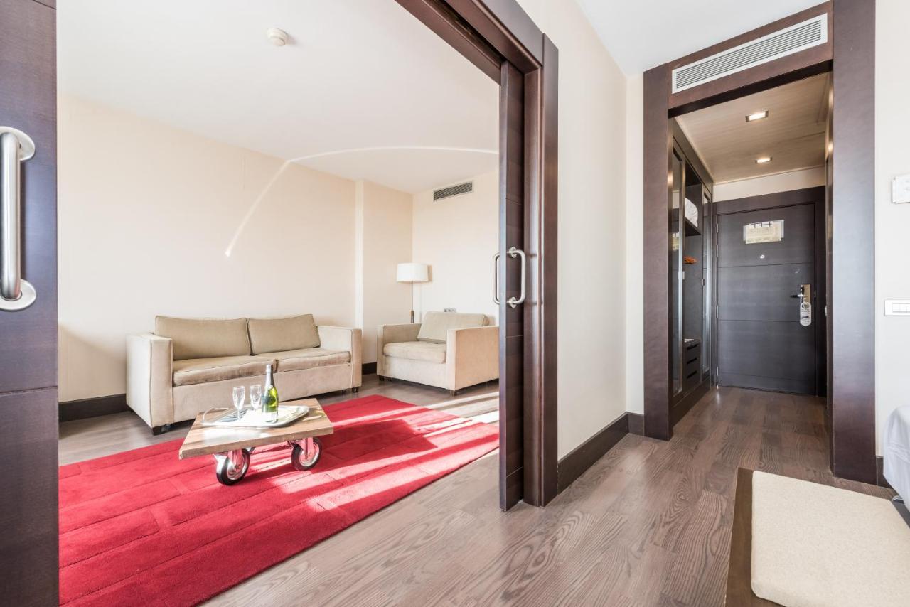 Hotel Mercader Madrid Kültér fotó