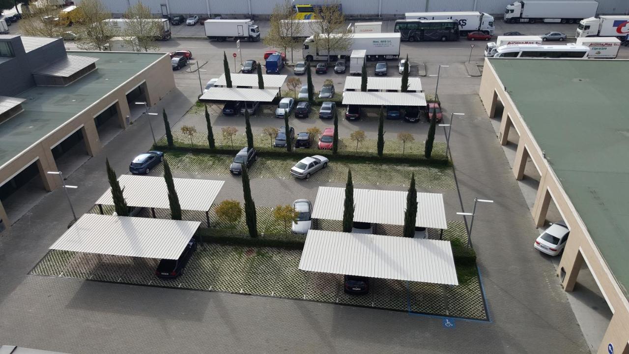 Hotel Mercader Madrid Kültér fotó