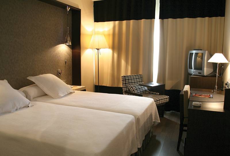 Hotel Mercader Madrid Kültér fotó
